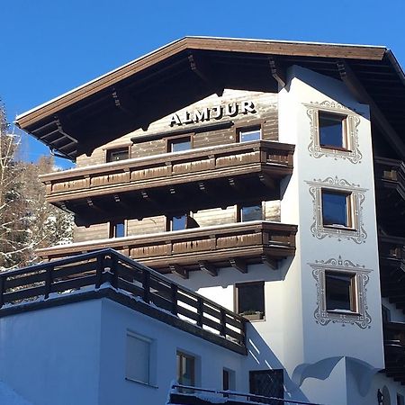 Hotel Garni Almjur Санкт-Антон-ам-Арльберг Экстерьер фото