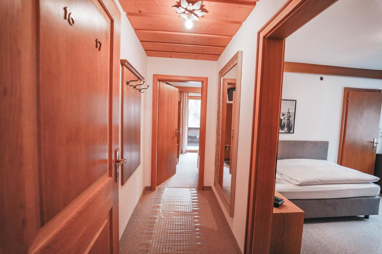 Hotel Garni Almjur Санкт-Антон-ам-Арльберг Экстерьер фото